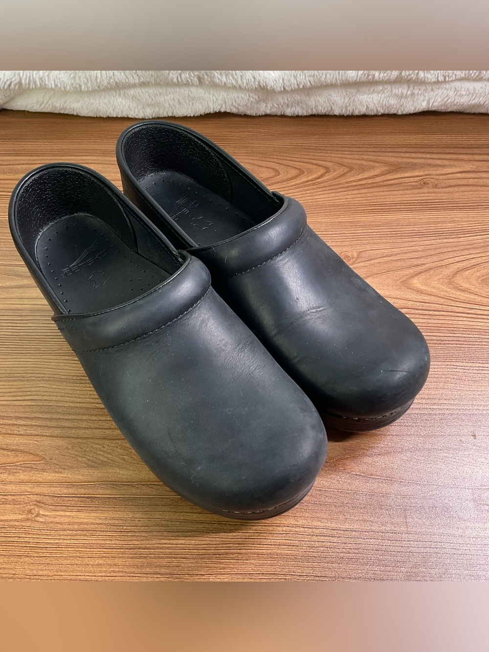 Dansko Classic Black leather Slip-On Clogs size 39